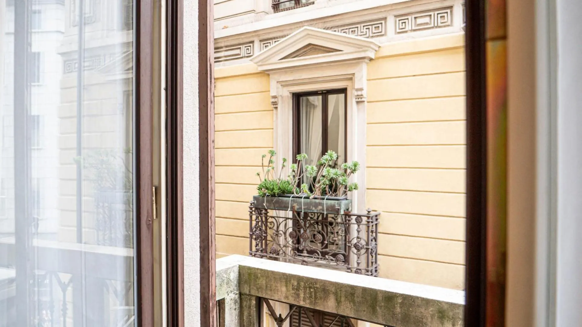 Apartment Appartamento Superhouse Piazza Duomo Area Milan Italy